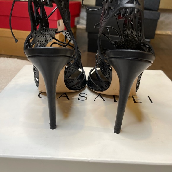 Heels - Picture 6 of 6